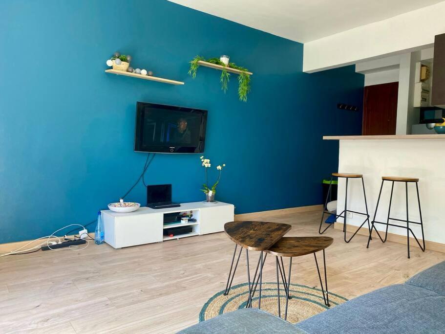 Studio Apartment อองทีบส์ ภายนอก รูปภาพ